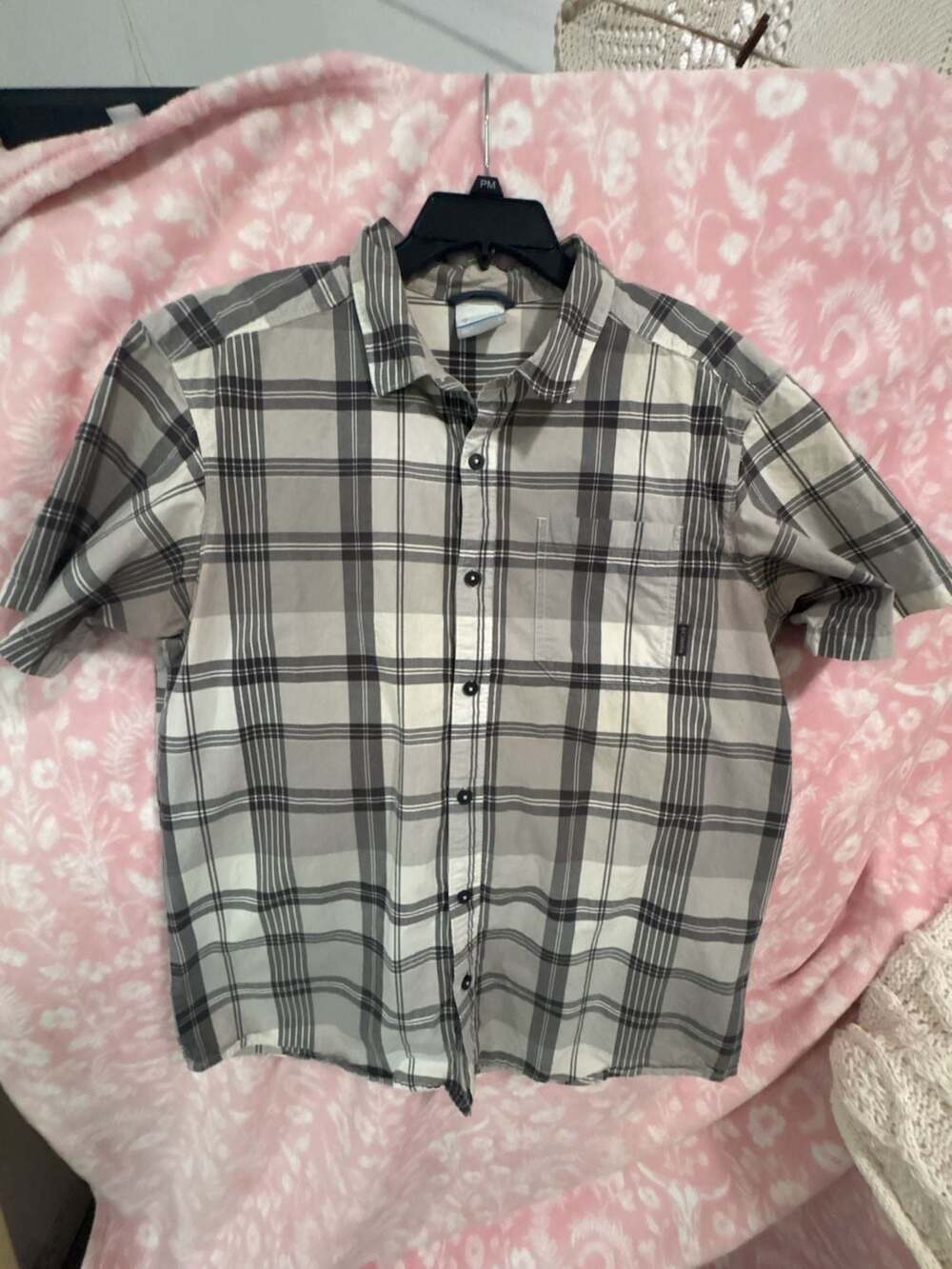 Columbia Men's Gray Plaid Short Sleeve Button-Down Shirt